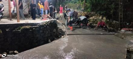PEMBANGUNAN JALAN LINGKUNGAN TANJAN