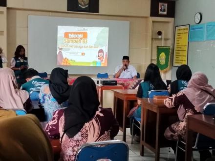 SOSIALISASI  BAHAYA SAMPAH  B3